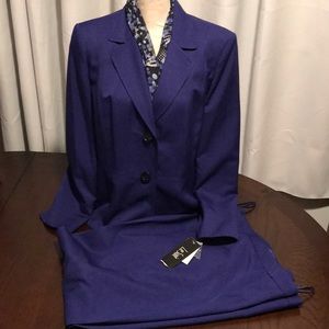 Le Suit NWT Purple Pant and Blazer Suit